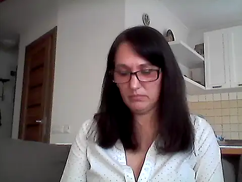 Snapshot of Elena48324 chatting on 04/30/26, 05:08 Elena48324 online show from 04/30/26, 05:08