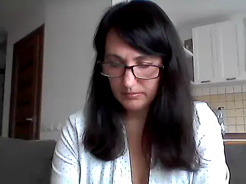 Snapshot of Elena48324 chatting on 05/16/26, 10:23 Elena48324 online show from 05/16/26, 10:23