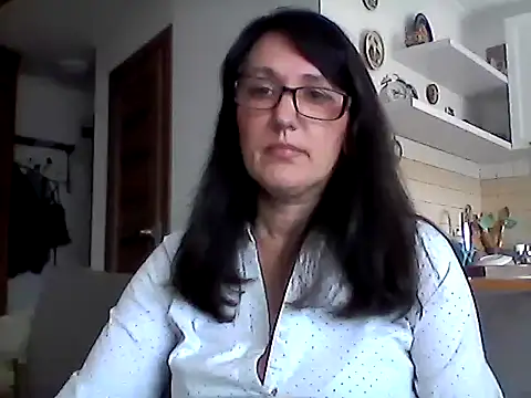 Snapshot of Elena48324 chatting on 05/19/26, 11:16 Elena48324 online show from 05/19/26, 11:16