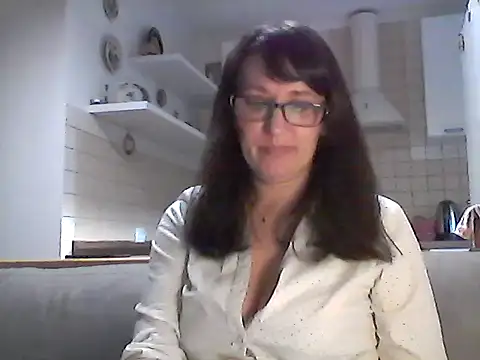 Snapshot of Elena48324 chatting on 05/21/26, 05:42 Elena48324 online show from 05/21/26, 05:42