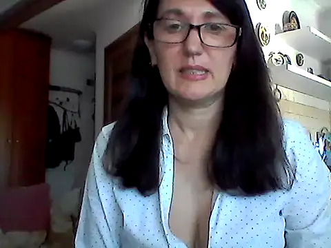 Snapshot of Elena48324 chatting on 05/26/26, 07:15 Elena48324 online show from 05/26/26, 07:15