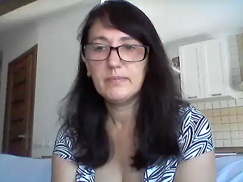 Snapshot of Elena48324 chatting on 07/04/26, 05:57 Elena48324 online show from 07/04/26, 05:57