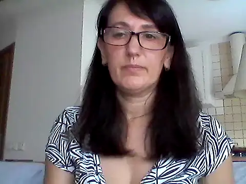 Snapshot of Elena48324 chatting on 07/05/26, 10:11 Elena48324 online show from 07/05/26, 10:11