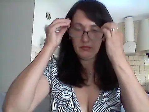 Snapshot of Elena48324 chatting on 07/19/26, 12:53 Elena48324 online show from 07/19/26, 12:53