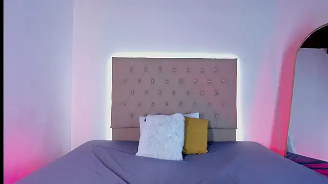 Zafiro  Brown online show from 09/20/25, 11:22