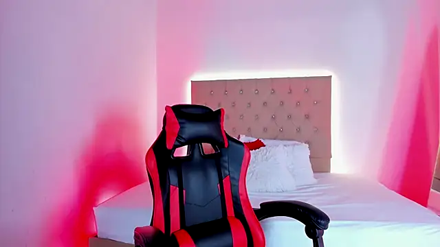 Zafiro  Brown online show from 10/16/25, 11:33