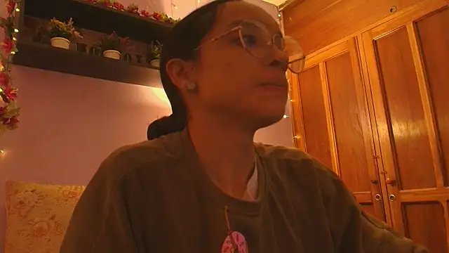 Dafne Mel online show from 11/05/25, 12:49