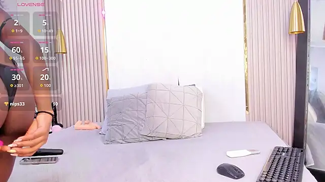 Skylar Smith  online show from 11/04/25, 01:10