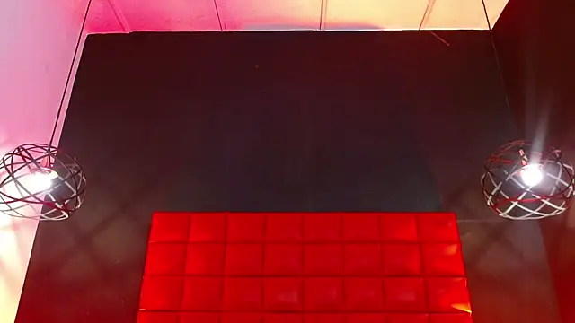 Snapshot of Lilih_golden chatting on 11/11/25, 12:38 Lilih golden online show from 11/11/25, 12:38