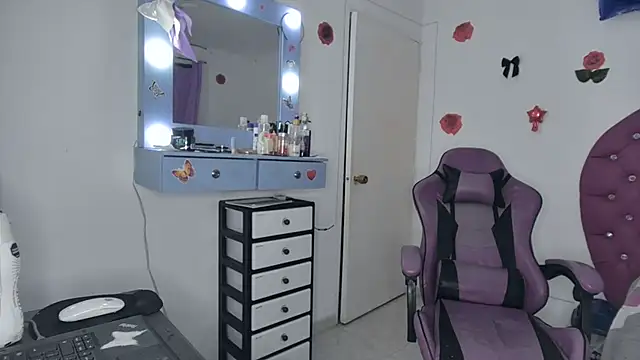 Snapshot of soffy_rosses chatting on 07/20/26, 01:53 soffy rosses online show from 07/20/26, 01:53