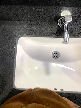 malek xarx  online show from 11/06/25, 10:32