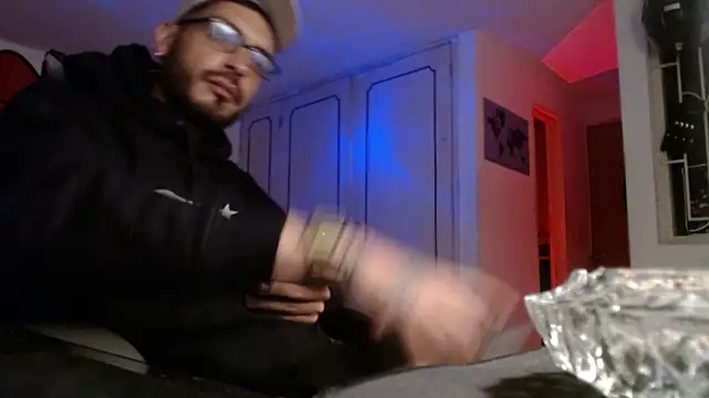 malek xarx  online show from 02/03/26, 01:37