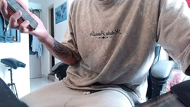 malek xarx  online show from 03/24/26, 04:23