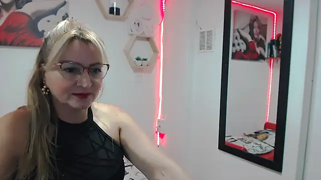 DIVAX MONSERRAT online show from 11/15/25, 08:05