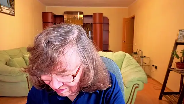 Snapshot of Betty_Brick chatting on 11/30/25, 10:25 Betty Brick online show from 11/30/25, 10:25