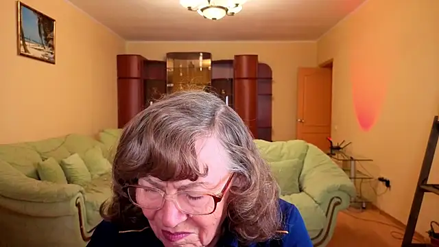 Betty Brick online show from 12/21/25, 12:56