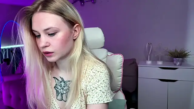 Snapshot of Sofia_Kenwood chatting on 06/03/26, 04:04 Sofia Kenwood online show from 06/03/26, 04:04