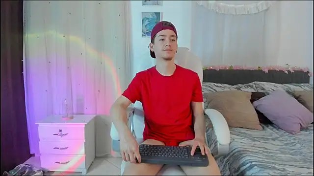 ThiagooJames online show from 12/01/25, 03:22