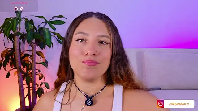 Snapshot of onlyemily_ chatting on 02/01/26, 01:15 onlyemily online show from 02/01/26, 01:15