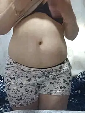 Snapshot of linakhalifa chatting on 05/08/26, 01:38 linakhalifa online show from 05/08/26, 01:38