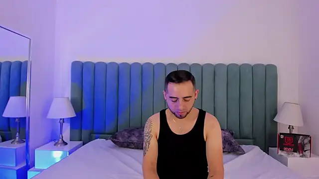 Snapshot of Lushian_ chatting on 07/18/26, 04:11 Lushian online show from 07/18/26, 04:11