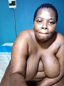 Snapshot of CuteHugeAxx chatting on 10/29/25, 03:14 CuteHugeAxx online show from 10/29/25, 03:14