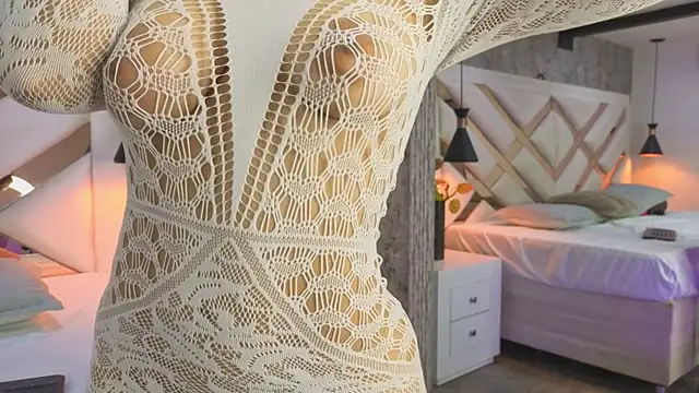 Snapshot of Saara_evans_ chatting on 10/03/25, 07:33 Saara evans online show from 10/03/25, 07:33