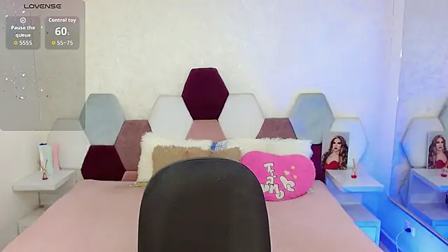 kushina uzumaki75 online show from 12/21/25, 04:08