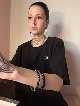 Seductively4 20 online show from 04/18/26, 12:20