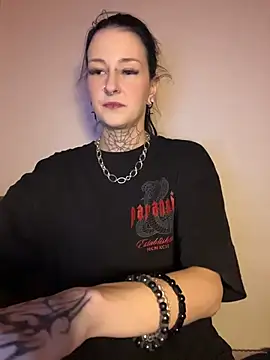 Seductively4 20 online show from 04/19/26, 07:27