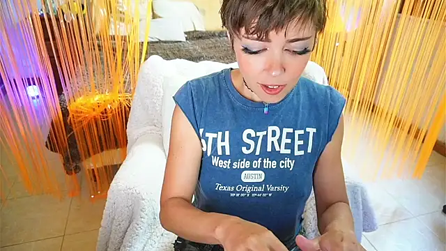 FantasticSonya online show from 11/17/25, 12:44