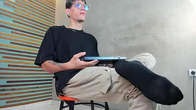 david huge online show from 10/17/25, 01:25