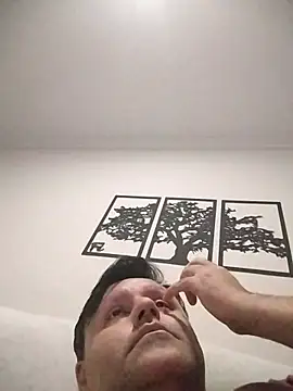 LeoMaduroSP online show from 11/12/25, 03:51