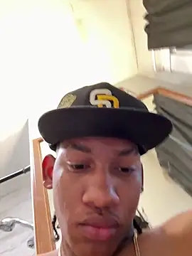 Snapshot of mikyng chatting on 10/08/25, 01:31 mikyng online show from 10/08/25, 01:31