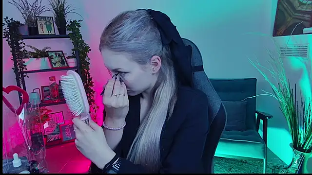 AvaDaviis online show from 09/24/25, 11:02