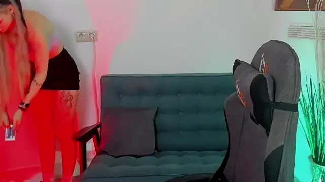 AvaDaviis online show from 10/08/25, 01:42