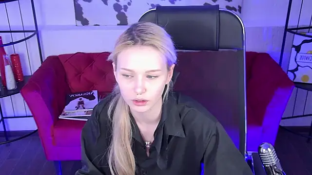 AvaDaviis online show from 02/25/26, 01:32