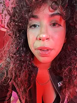 collins Daph online show from 10/04/25, 05:33