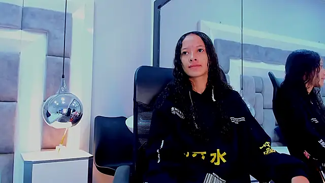 JuliettaBleer online show from 09/28/25, 12:21