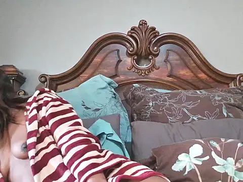 kinkyliciouse23 online show from 05/12/26, 09:17