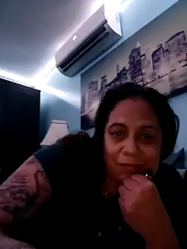 PrettyKittyMia online show from 10/11/25, 06:01