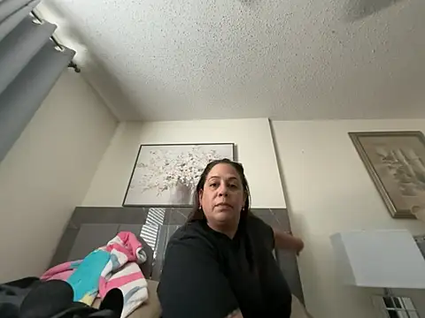 PrettyKittyMia online show from 04/19/26, 08:11