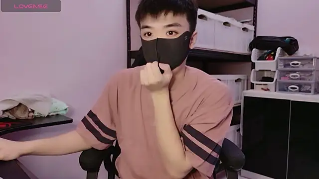 doggyman523 online show from 10/01/25, 05:02