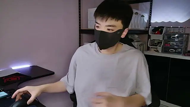 doggyman523 online show from 10/08/25, 04:15