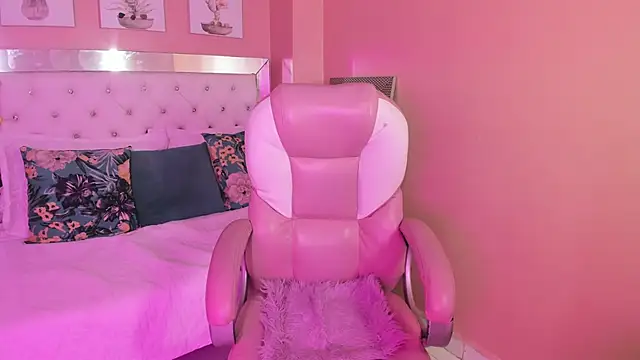 Emilybeltons online show from 02/18/26, 07:10