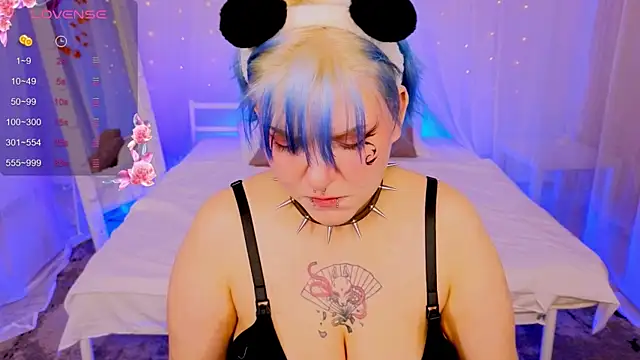 bluelunaray online show from 09/25/25, 01:53