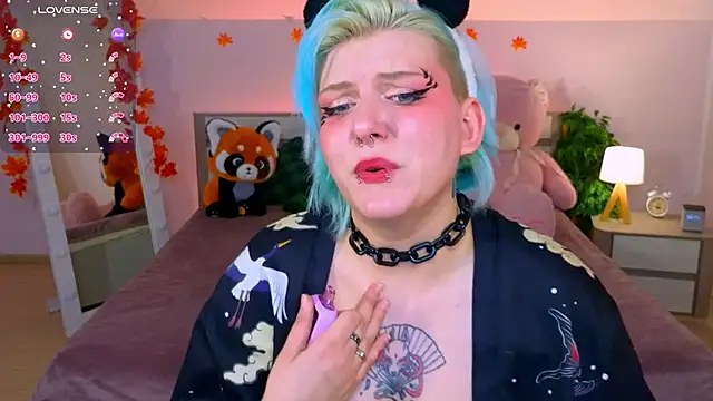 bluelunaray online show from 10/05/25, 10:02