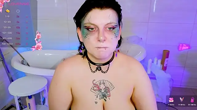 bluelunaray online show from 10/25/25, 10:34