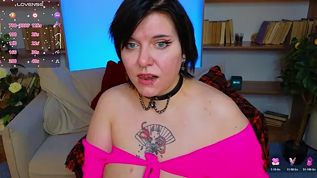 bluelunaray online show from 11/03/25, 10:49