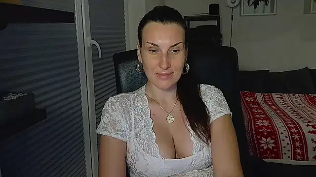 DonnaAmore online show from 11/12/25, 03:12